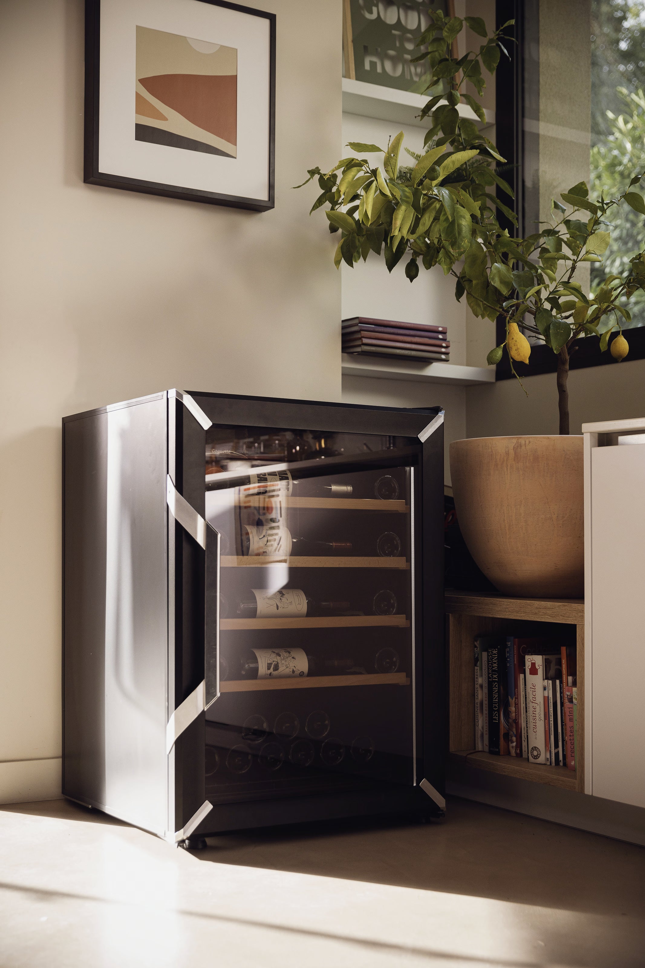 Goguette Small Wine Cabinet 1-Temperature Glass Door Black